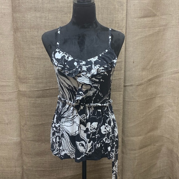 White House Black Market Floral Top - Picture 3 of 6